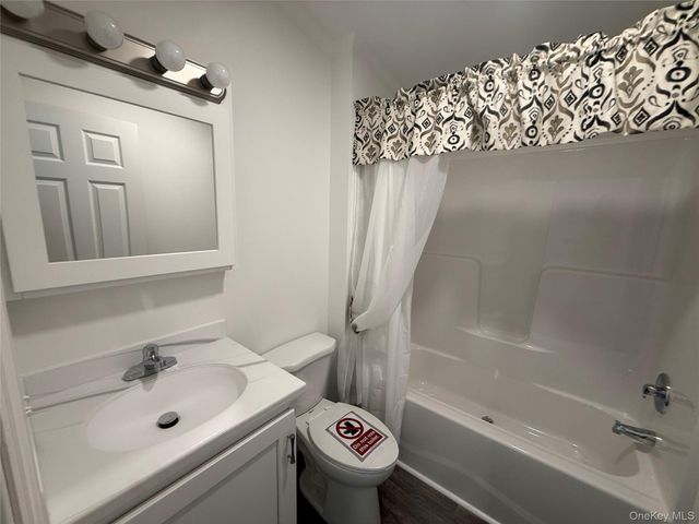412 4TH Avenue, Middletown, NY 10940