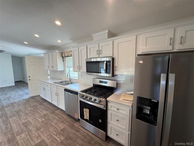 412 4TH Avenue, Middletown, NY 10940