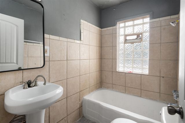 11801 Elmdale Street, Detroit, MI 48213