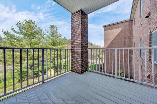 3025 McVitty Forest Dr Apt 209, Roanoke, VA 24018