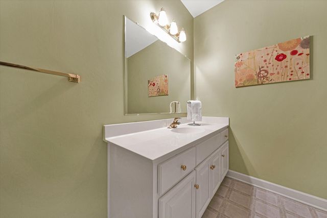 3025 McVitty Forest Dr Apt 209, Roanoke, VA 24018