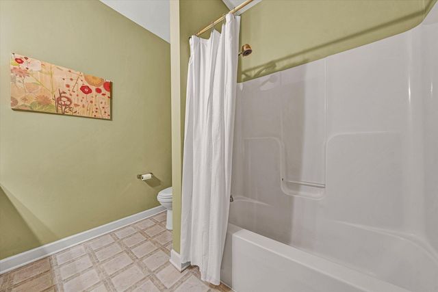 3025 McVitty Forest Dr Apt 209, Roanoke, VA 24018