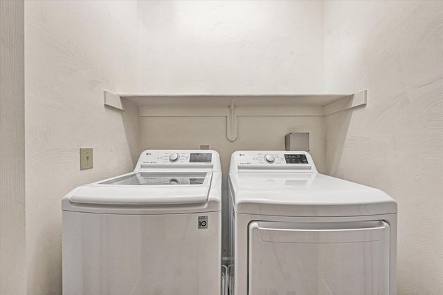 3025 McVitty Forest Dr Apt 209, Roanoke, VA 24018