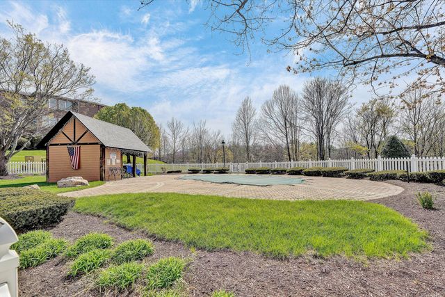 3025 McVitty Forest Dr Apt 209, Roanoke, VA 24018