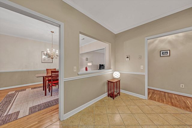 3025 McVitty Forest Dr Apt 209, Roanoke, VA 24018