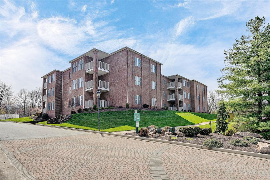 3025 McVitty Forest Dr Apt 209, Roanoke, VA 24018