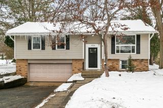 4126 Wildwood Drive, Crystal Lake, IL 60014