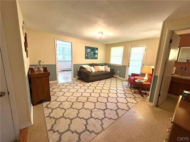 7553 Daphne Drive, Clay, NY 13212