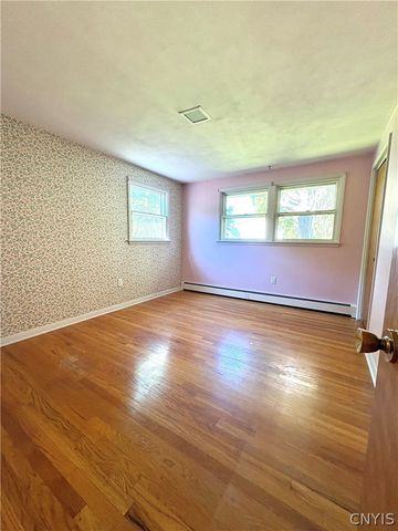 7553 Daphne Drive, Clay, NY 13212