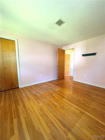 7553 Daphne Drive, Clay, NY 13212