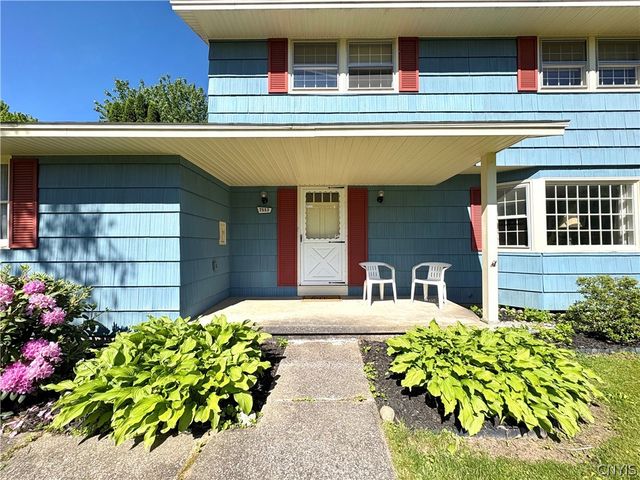 7553 Daphne Drive, Clay, NY 13212