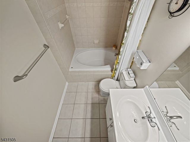 3 Caramel Dr, Lumberton Twp., NJ 08048
