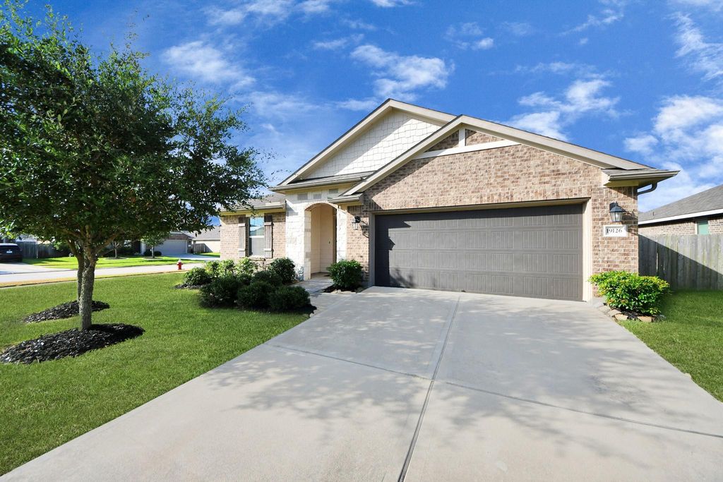 19126 Hidden Arbor Drive, Manvel, TX 77578