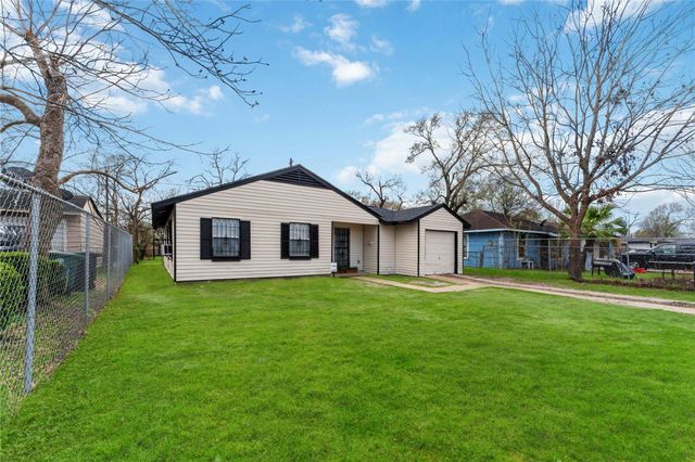 4814 Burma Road, Houston, TX 77033