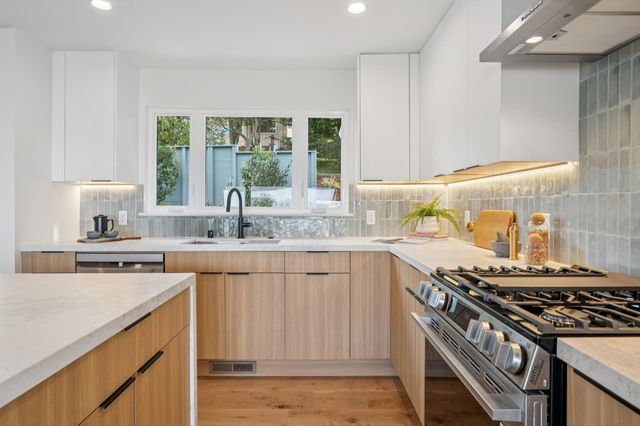 582 Euclid Ave, Berkeley, CA 94708