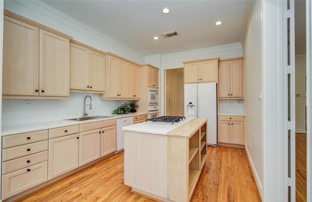 1931 Woodbury Street, Houston, TX 77030