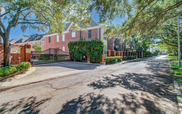 1931 Woodbury Street, Houston, TX 77030