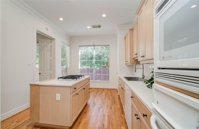 1931 Woodbury Street, Houston, TX 77030