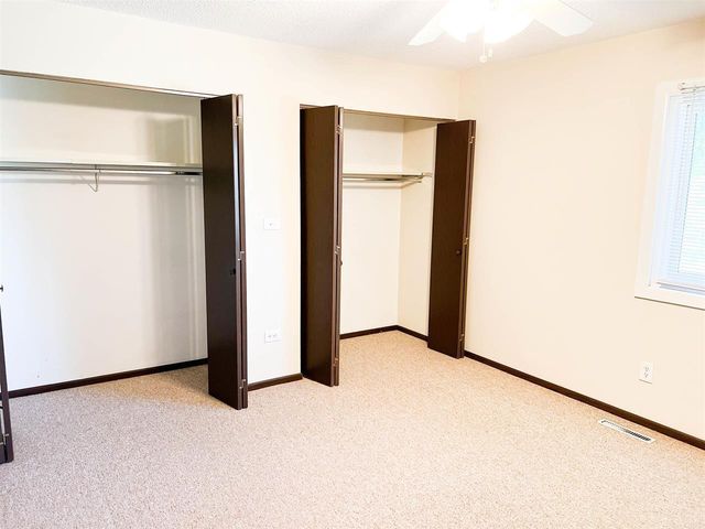 104 E Ave Apt 3, Grundy Center, IA 50638