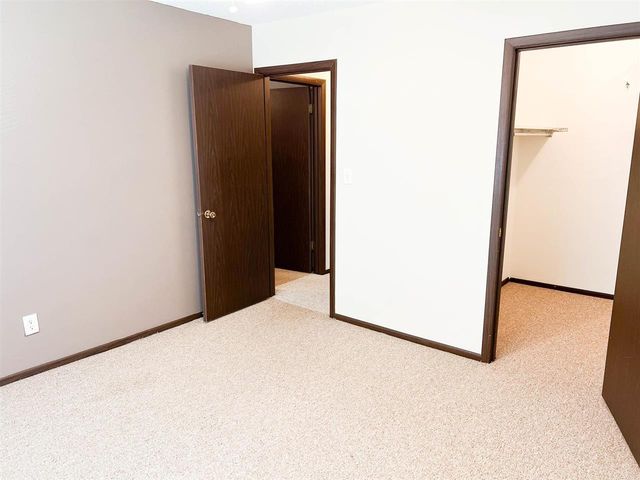 104 E Ave Apt 3, Grundy Center, IA 50638