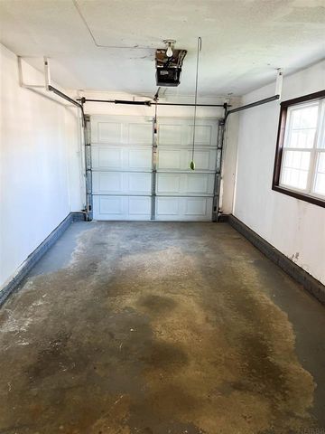 104 E Ave Apt 3, Grundy Center, IA 50638