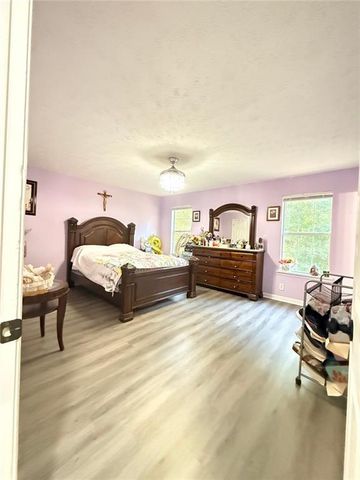 4400 Leafview Drive, Gillsville, GA 30543