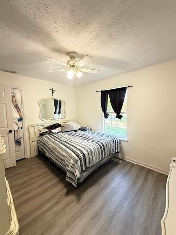 4400 Leafview Drive, Gillsville, GA 30543