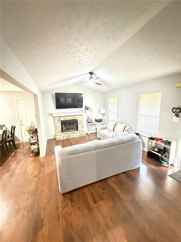 4400 Leafview Drive, Gillsville, GA 30543