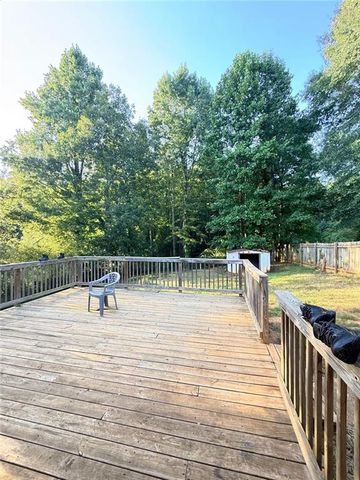 4400 Leafview Drive, Gillsville, GA 30543