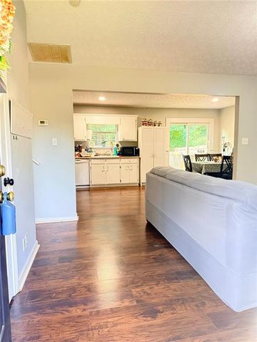 4400 Leafview Drive, Gillsville, GA 30543