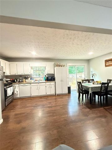 4400 Leafview Drive, Gillsville, GA 30543