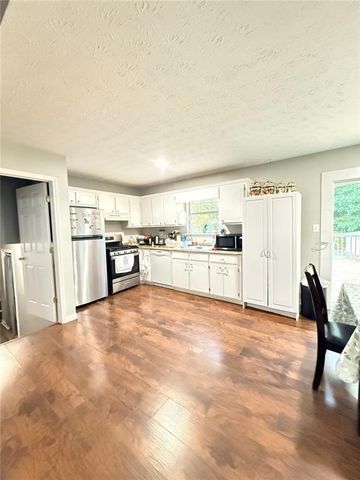 4400 Leafview Drive, Gillsville, GA 30543