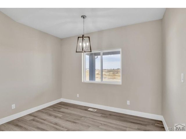 866 E Snyder Dr, Pueblo, CO 81007