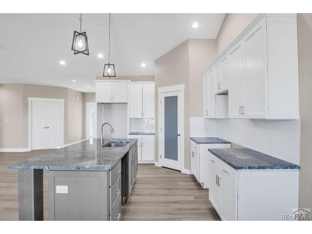 866 E Snyder Dr, Pueblo, CO 81007