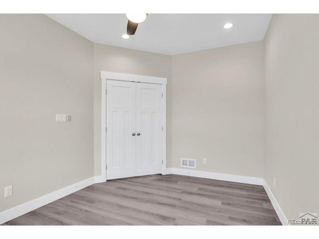 866 E Snyder Dr, Pueblo, CO 81007