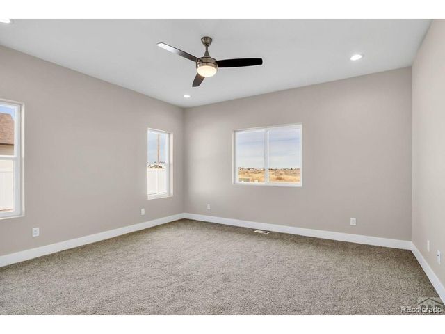 866 E Snyder Dr, Pueblo, CO 81007