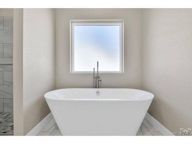 866 E Snyder Dr, Pueblo, CO 81007