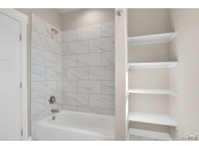 866 E Snyder Dr, Pueblo, CO 81007