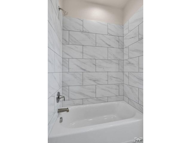 866 E Snyder Dr, Pueblo, CO 81007