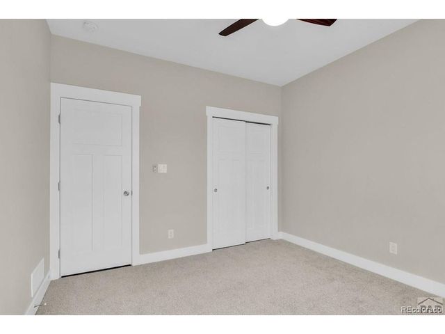 866 E Snyder Dr, Pueblo, CO 81007