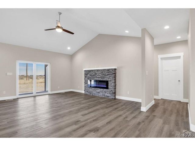 866 E Snyder Dr, Pueblo, CO 81007