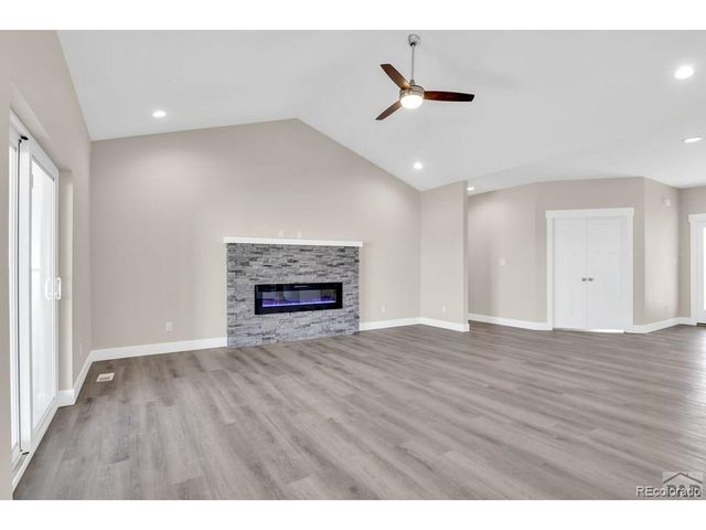866 E Snyder Dr, Pueblo, CO 81007