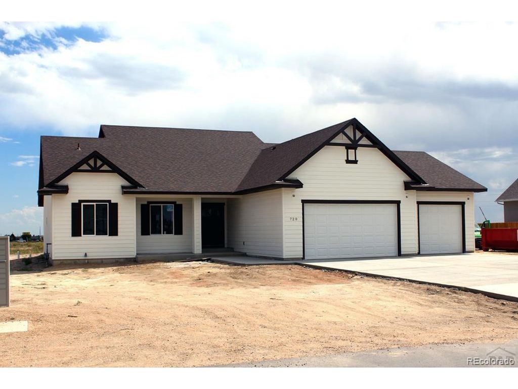 866 E Snyder Dr, Pueblo, CO 81007