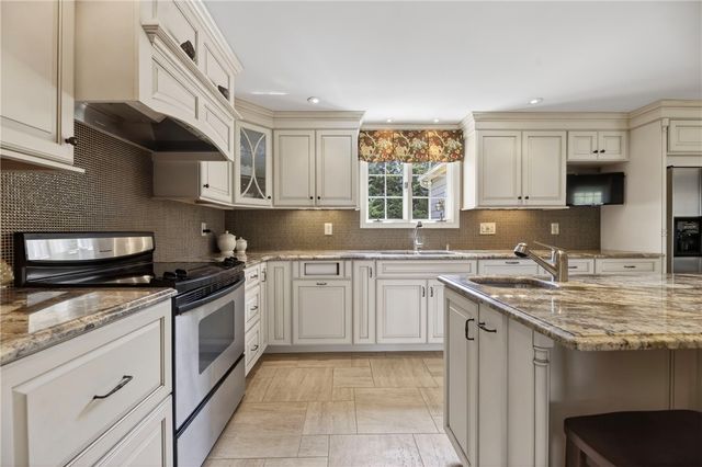 480 Comstock Parkway, Cranston, RI 02921