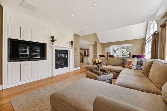 480 Comstock Parkway, Cranston, RI 02921