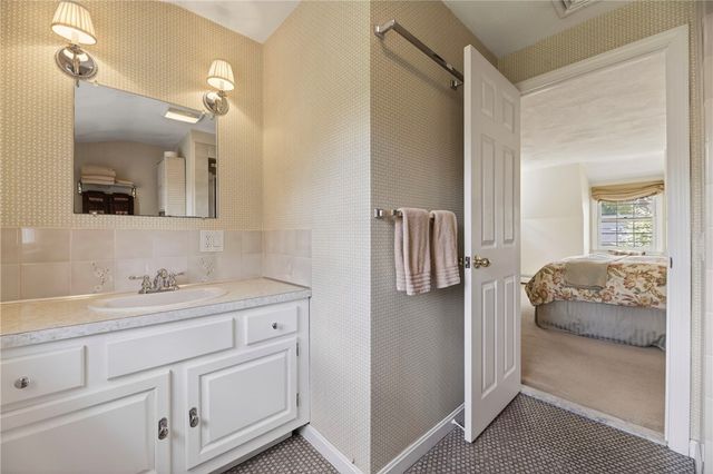 480 Comstock Parkway, Cranston, RI 02921