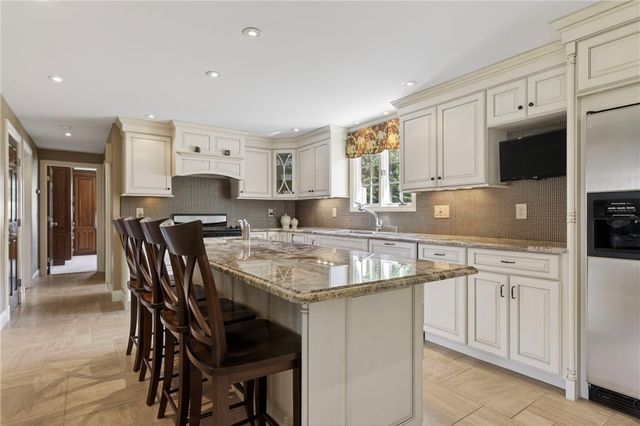 480 Comstock Parkway, Cranston, RI 02921