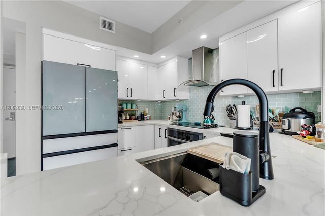 9066 SW 73rd Court 1208, Miami, FL 33156