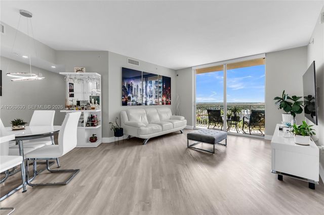 9066 SW 73rd Court 1208, Miami, FL 33156