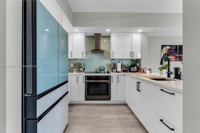 9066 SW 73rd Court 1208, Miami, FL 33156
